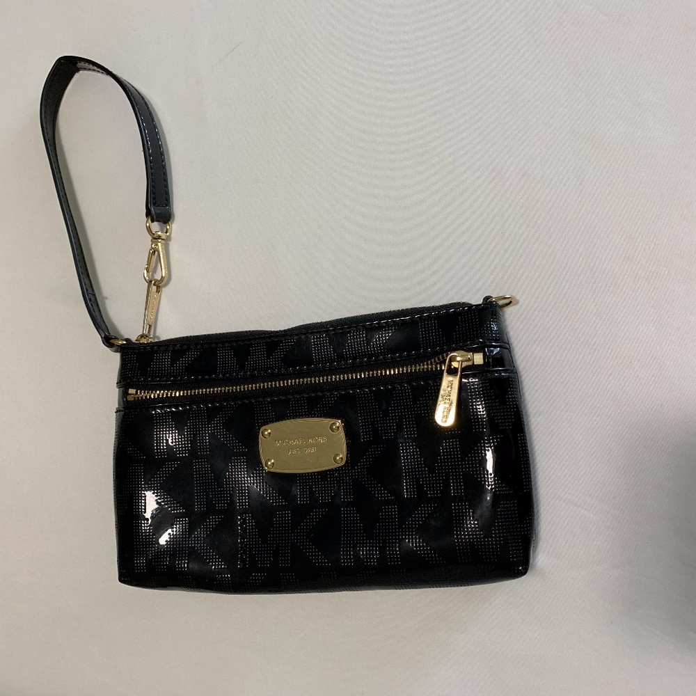 Michael Kors Patent leather Black wristlet
